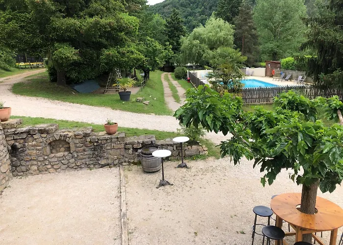 Camping Les Berges Du Doux