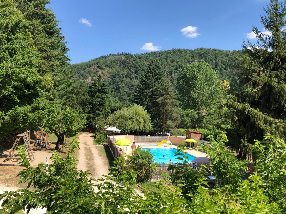 Campsite Les Berges Du Doux Colombier-le-Vieux