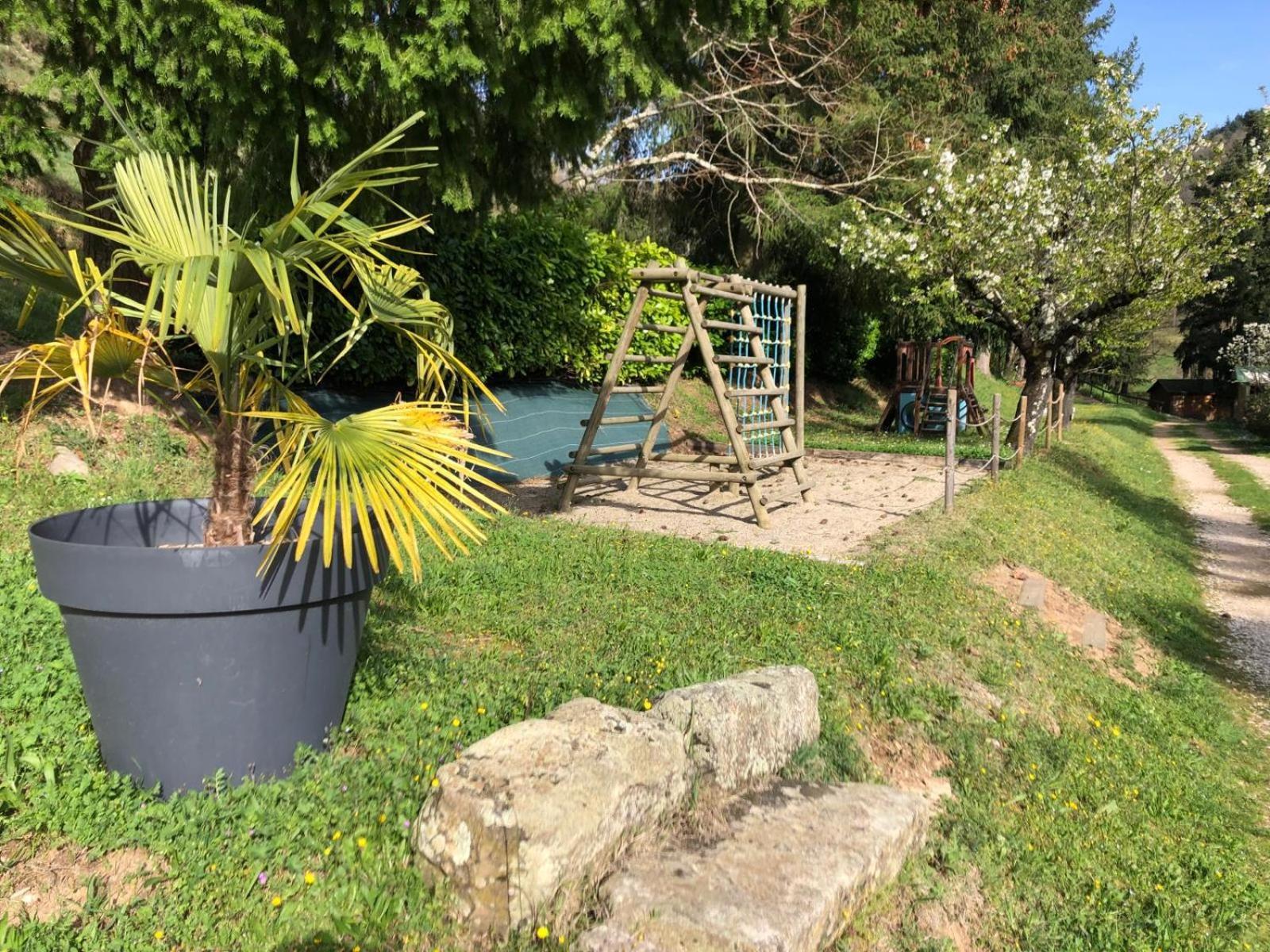 Les Berges Du Doux Campsite