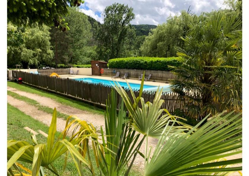 Campsite Les Berges Du Doux 3*